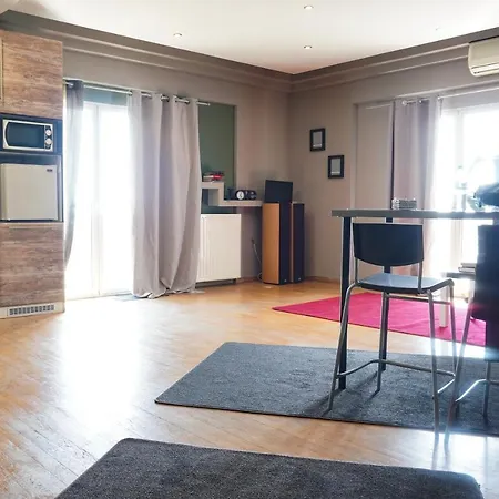 Westside Apartment, 2 Bdrms, Vesta Philoxenia Apartment *